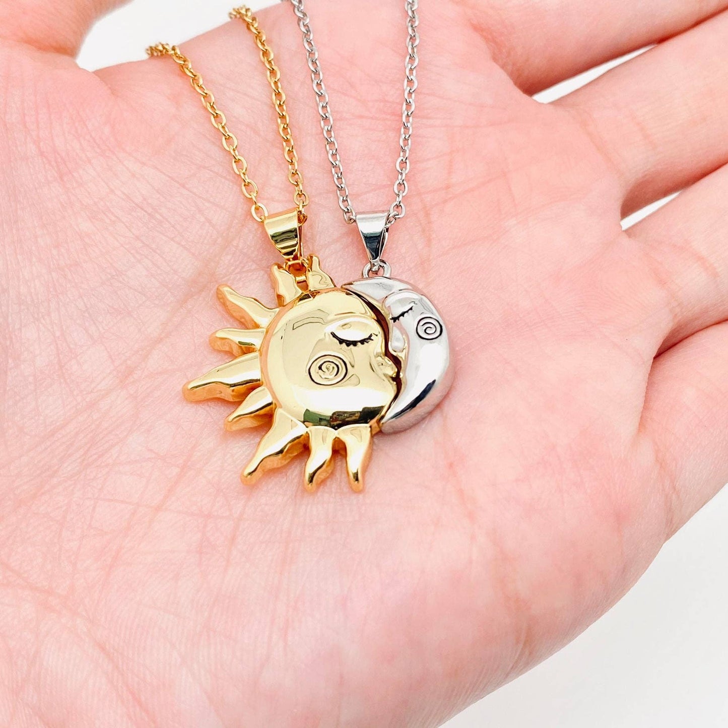 Sun and Moon's Kiss Necklace