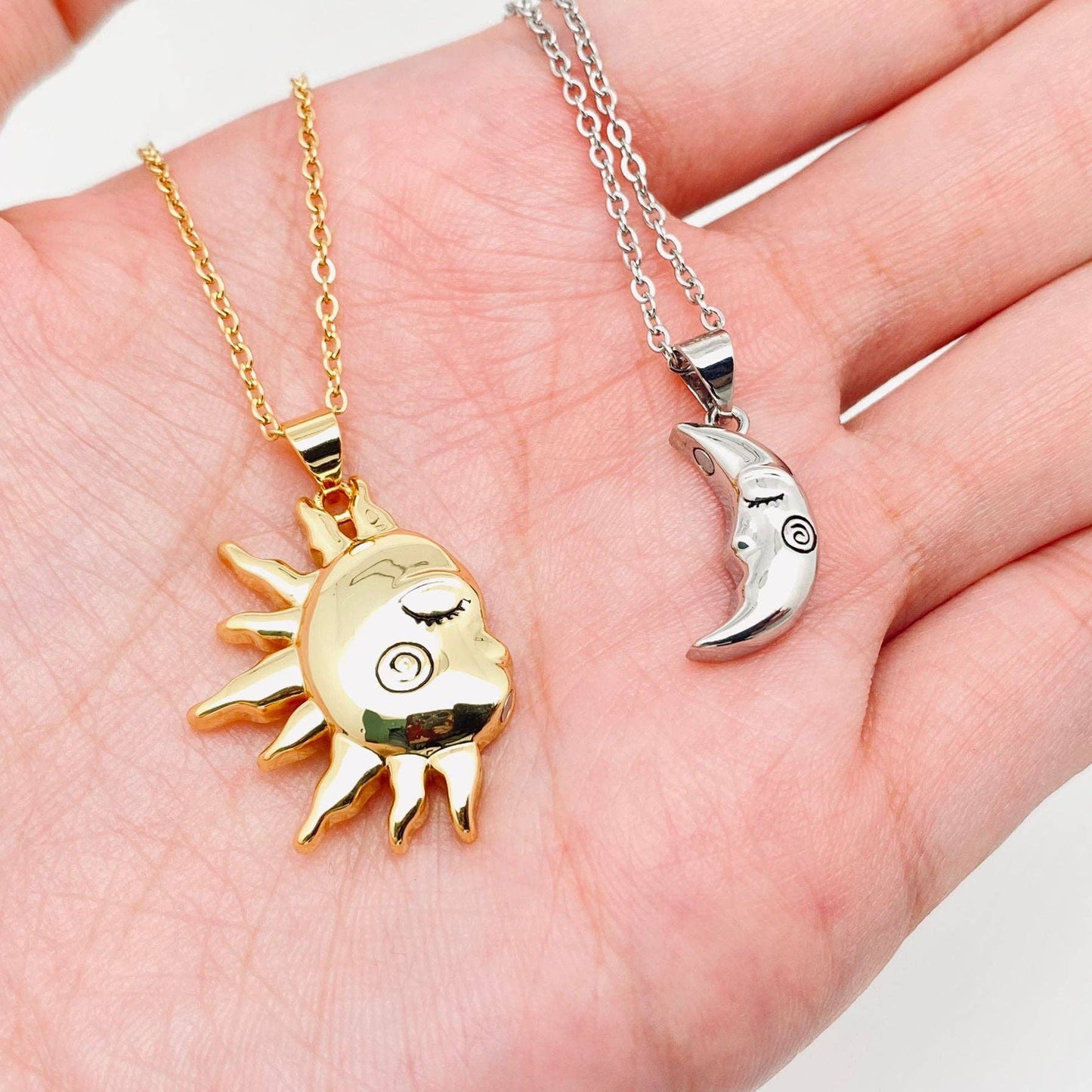 Sun and Moon's Kiss Necklace