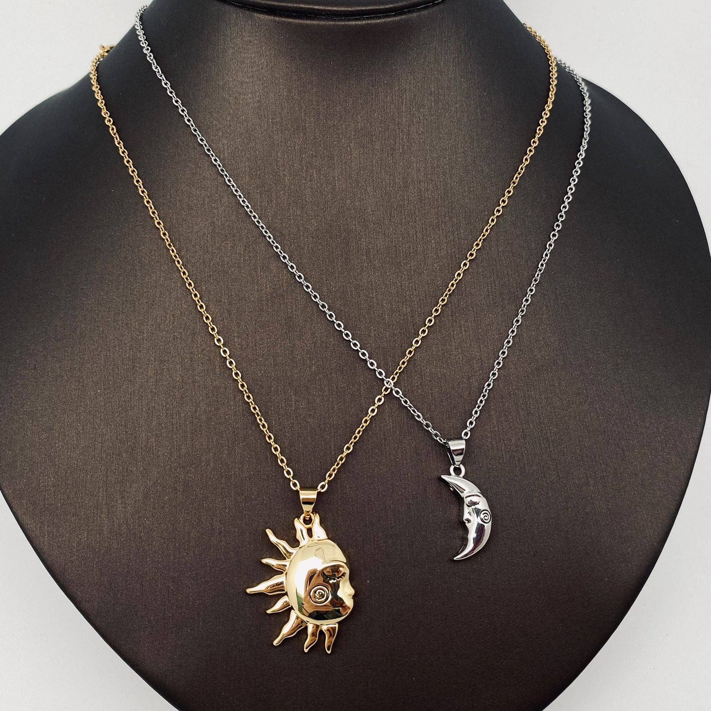 Sun and Moon's Kiss Necklace